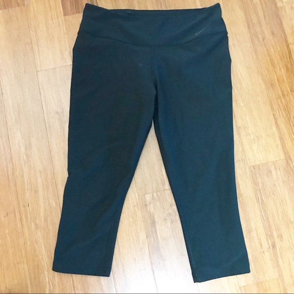 Nike Pants - Nike DryFit Capri Yoga Pant